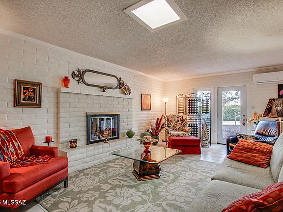 2nd image of 1007 E Mescal Dr