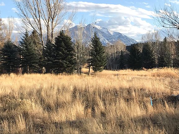 3rd image of 191 Mountain Meadows Cir