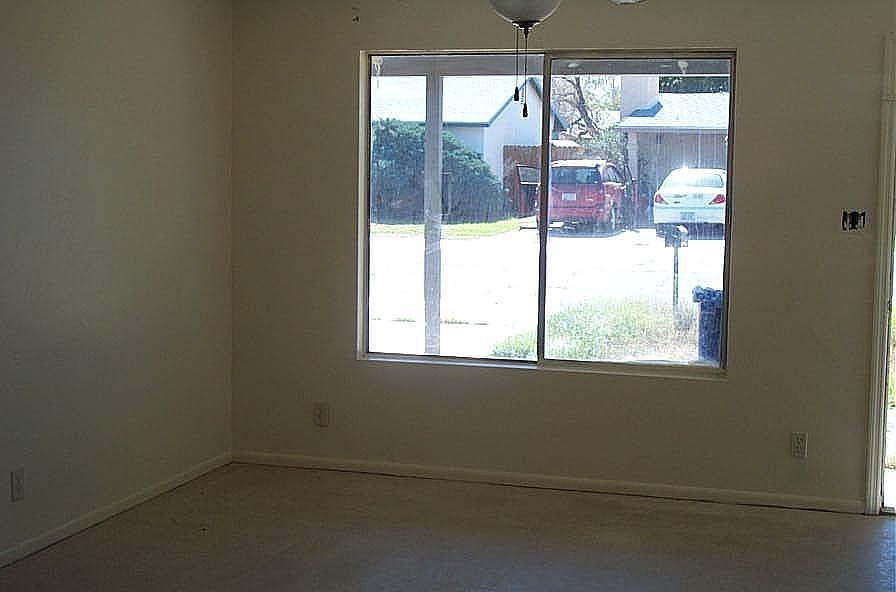 2nd image of 1142 S Hacienda Dr