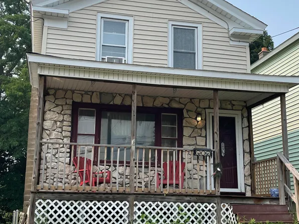 209 1/2 E Bridge St, Oswego, NY 13126