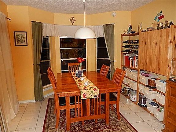 Large breakfast area