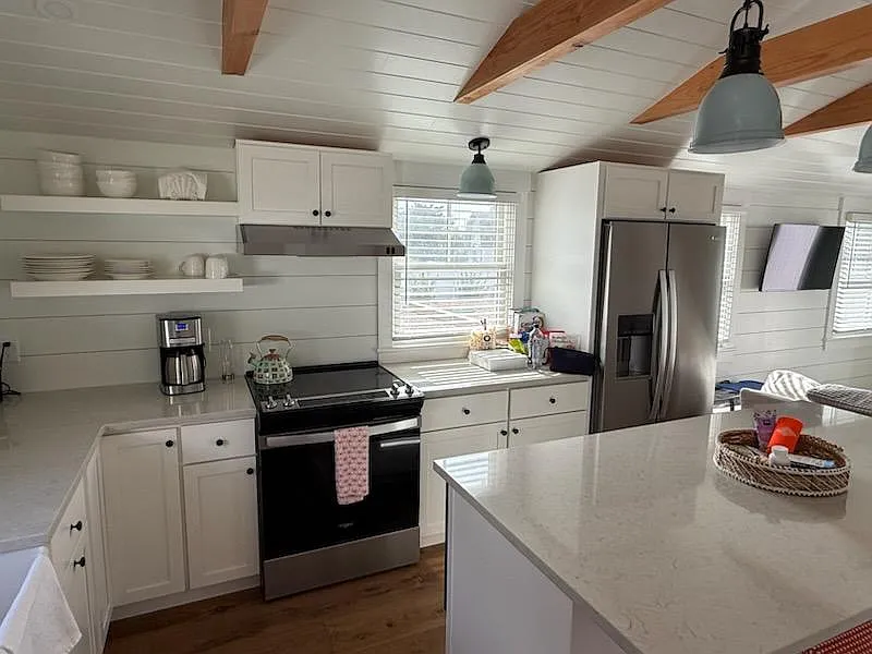 1 bed, 550 sqft, $1,900 — Photo 2