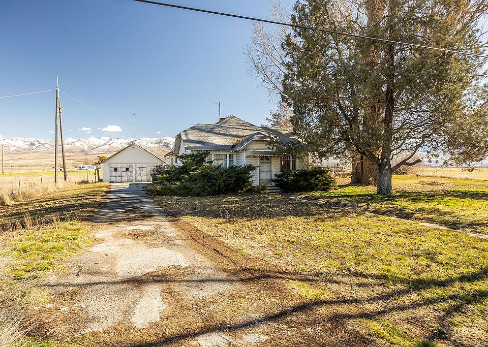 1st image of 780 N Main St