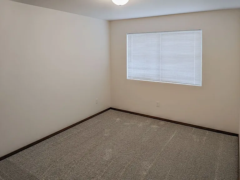 11115 State Ave — Photo 7