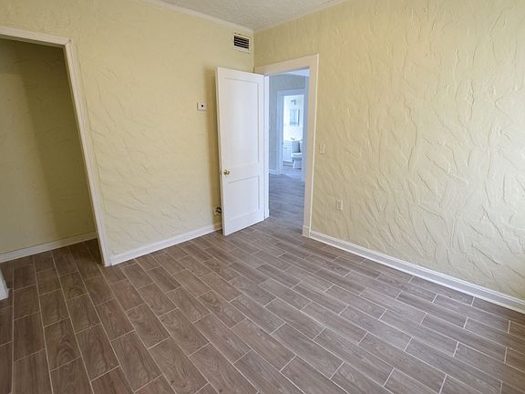 4th image of 404 E 14th St #205