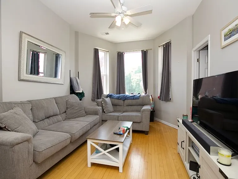 2022 W Augusta Blvd #E04P — Photo 9