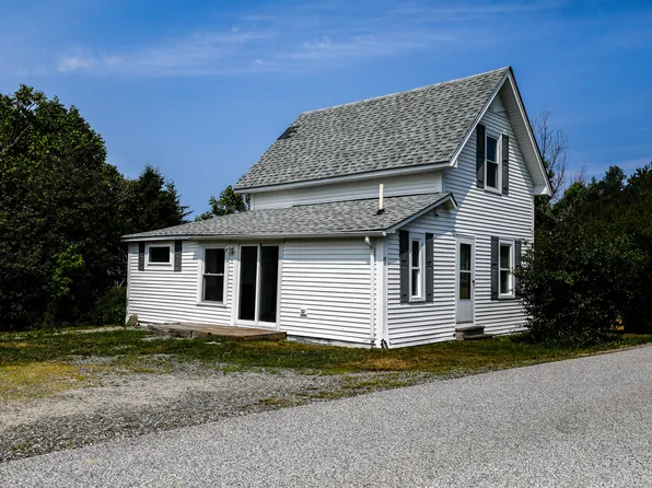 15 Clamshell Alley, Lamoine, ME 04605