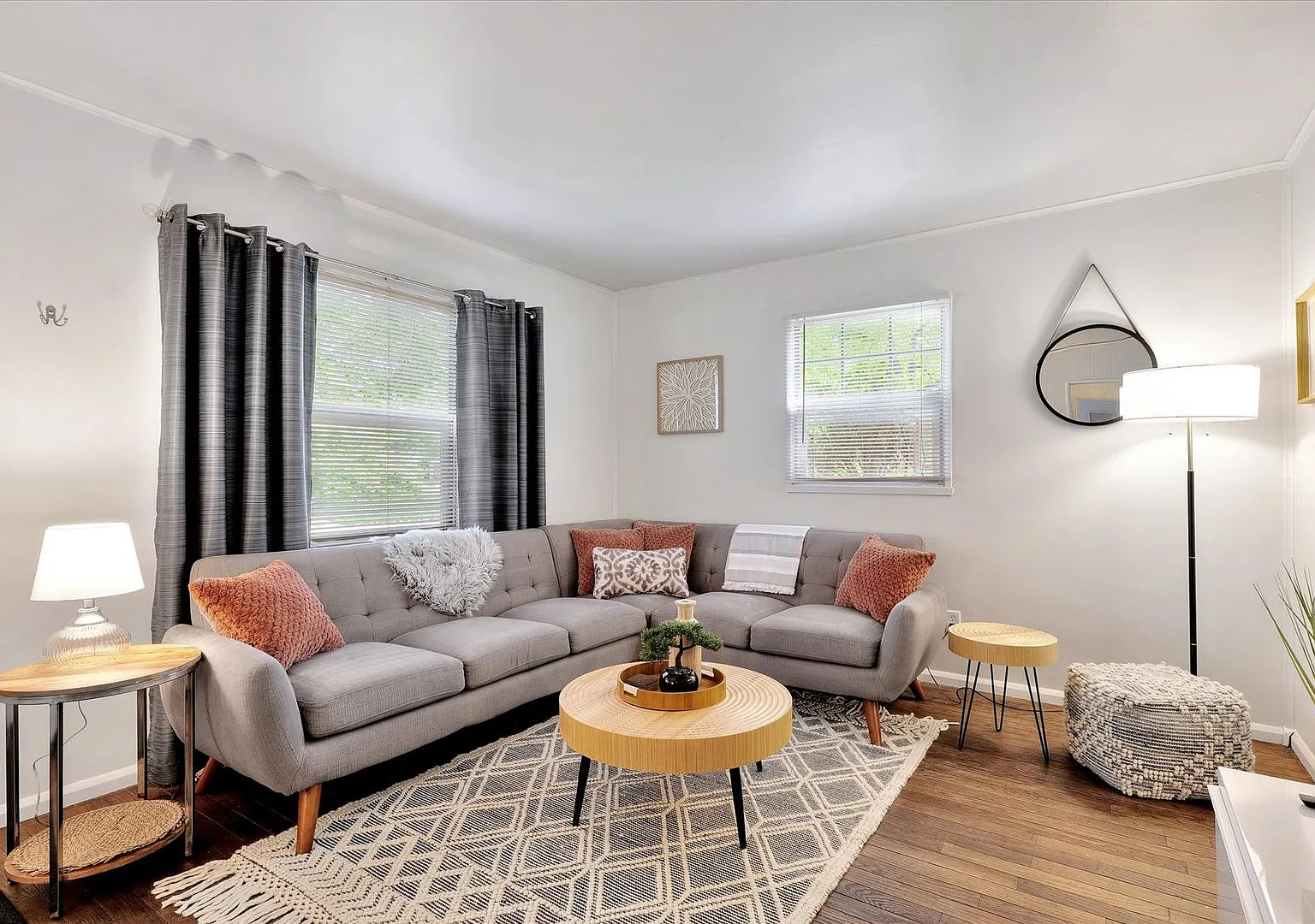 3 Bed / 1 Bath House In Champaign (Unfurnished) — Photo 3