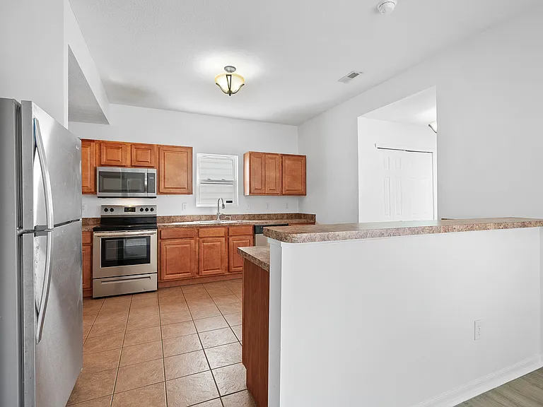 4035 Redroyal Ave — Photo 13