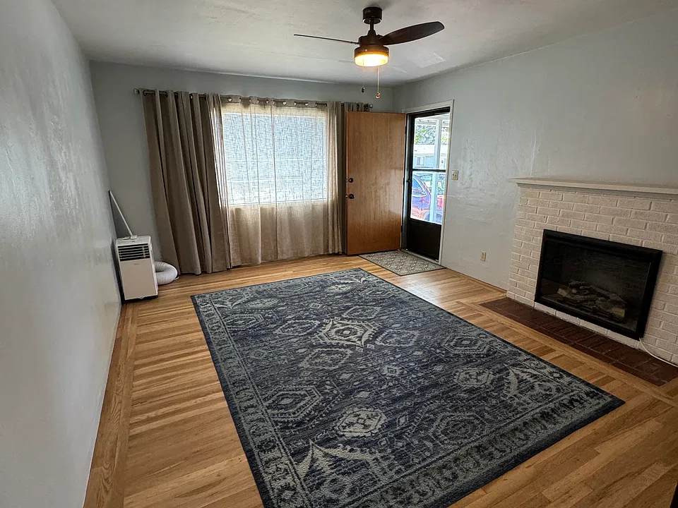 131 Dahlia St