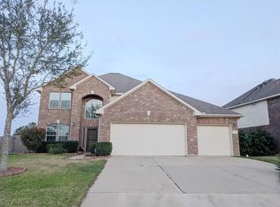 121 Fairport Ct, Dickinson, TX 77539