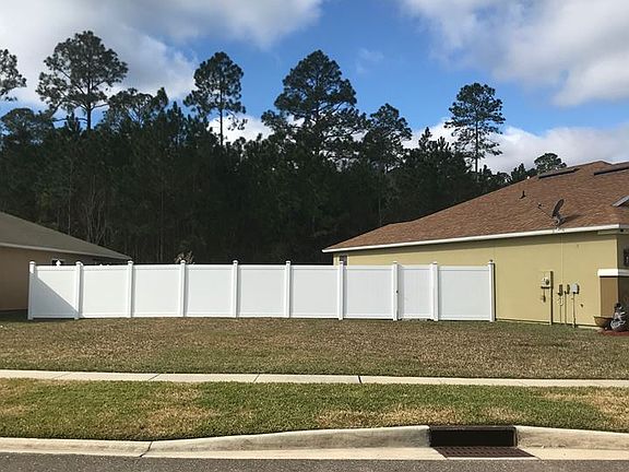2nd image of 75209 Ravenwood Dr