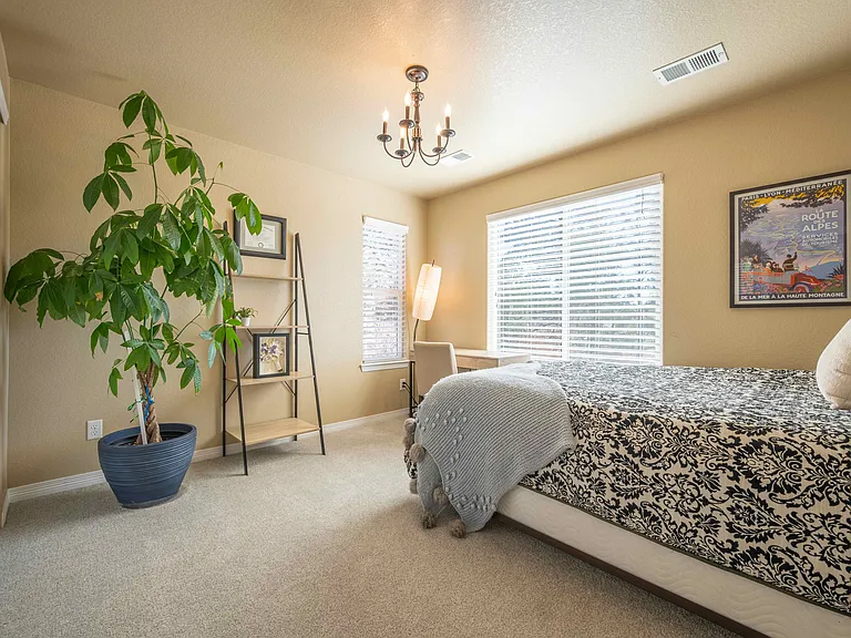 Guest room, Queen
