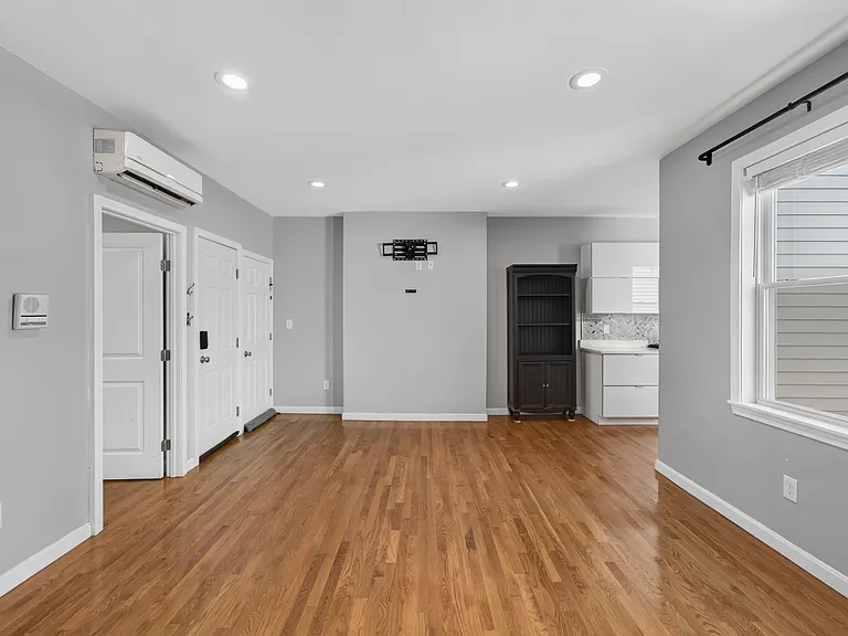 353 Sumner St #1A — Photo 5