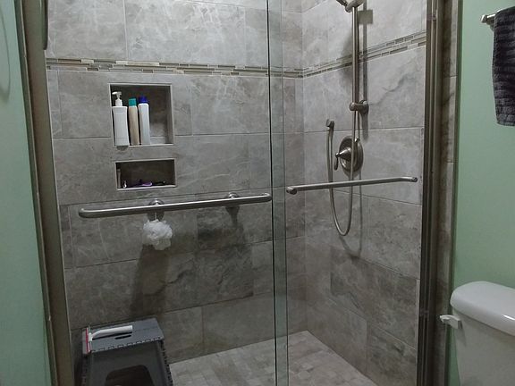 5th image of 327 Atwood Ct