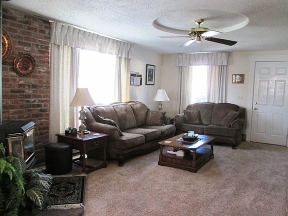 4th image of 18404 E Maxwell Ave