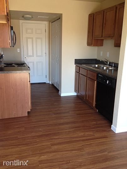 Kitchen 1 car