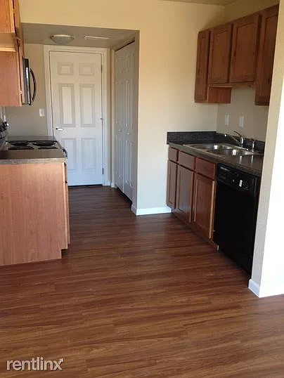 Kitchen 1 car