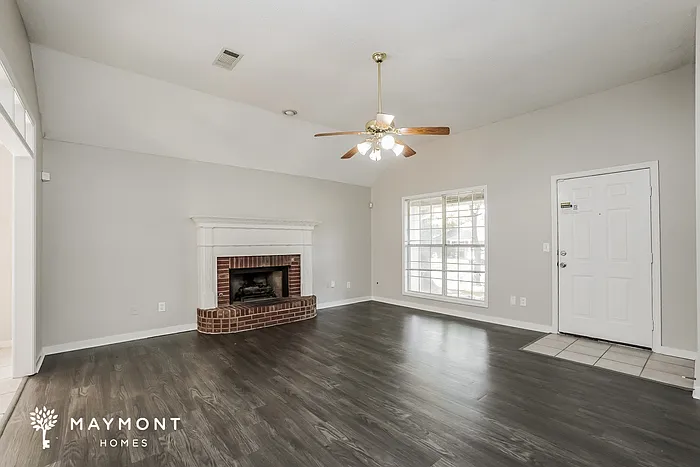 118 Chestnut Dr — Photo 3