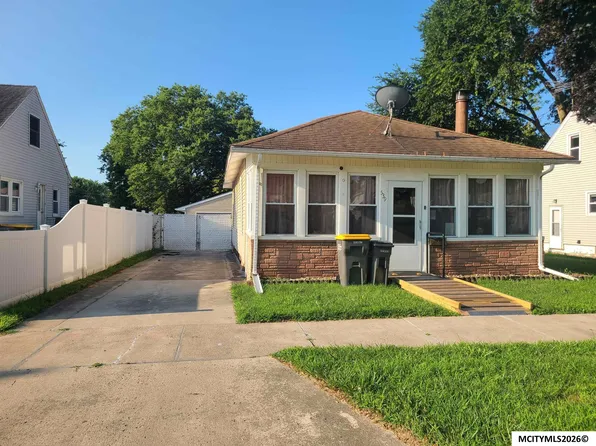 539 20th St SE, Mason City, IA 50401