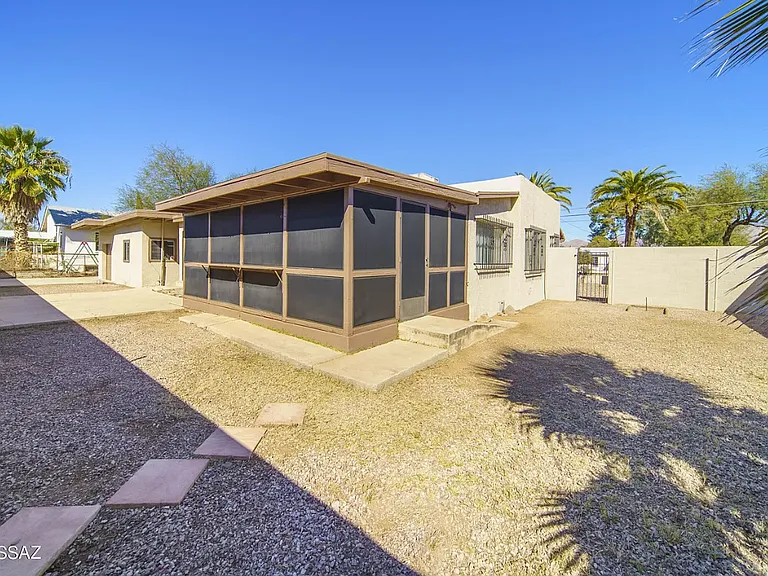 3438 E Lee St — Photo 33