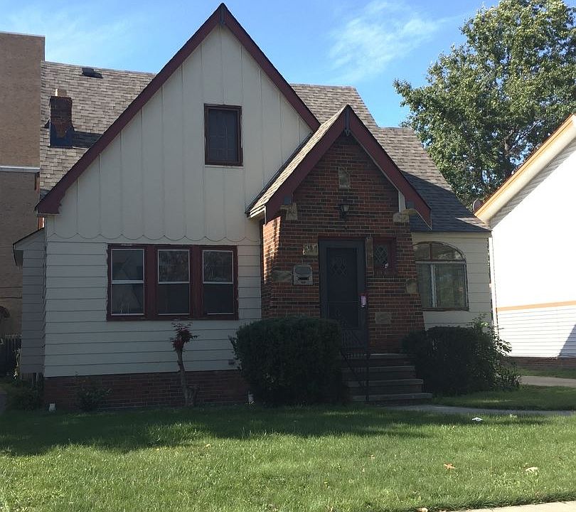 1st image of 164 E 190th St