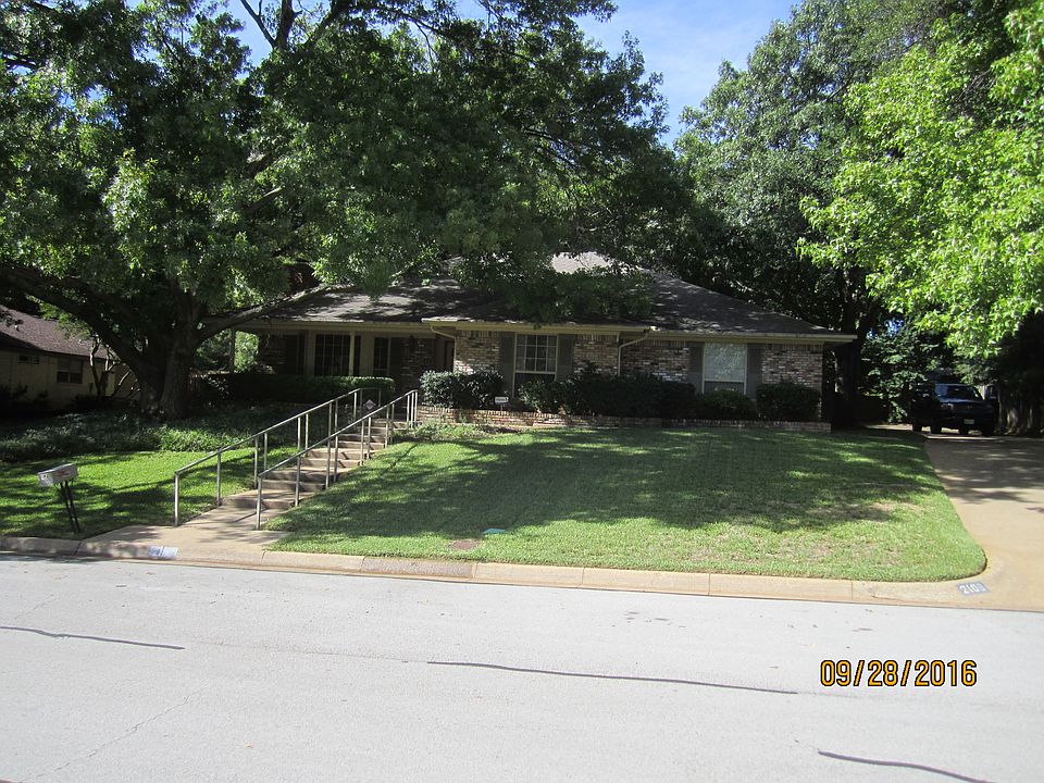 1st image of 2106 Wilson Dr
