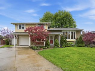 6600 McMicking St, Niagara Falls, ON L2J1X3
