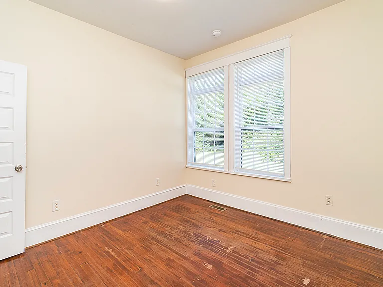 1219 Grace Ave #2 — Photo 12