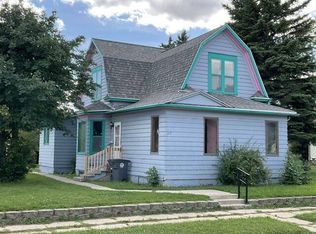 317 2nd St SW, Rugby, ND 58368