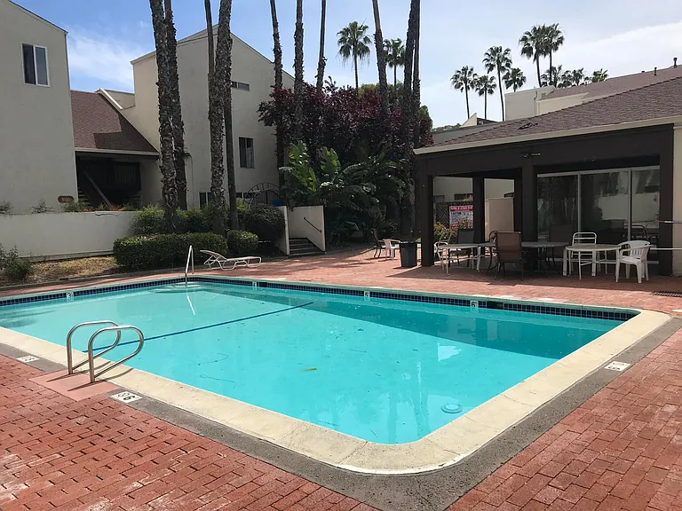 2600 Laguna Cir #E — Photo 28
