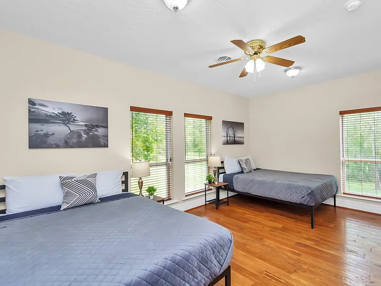 1730 Lakeshore Dr — Photo 24