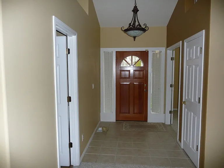2053 W Park Ct NW — Photo 8