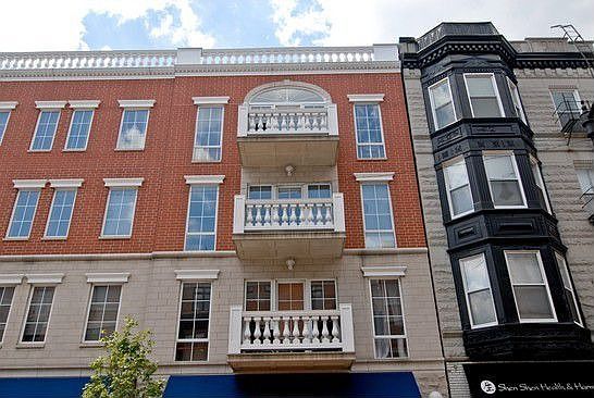 The Delta: 2762 N Lincoln