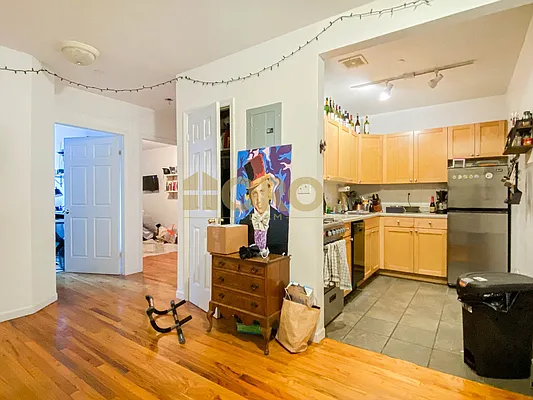 Rented by City Connections Realty | media 19