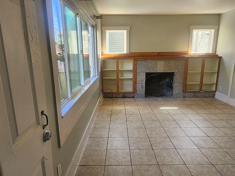 4719 5th Ave NE #6 — Photo 5