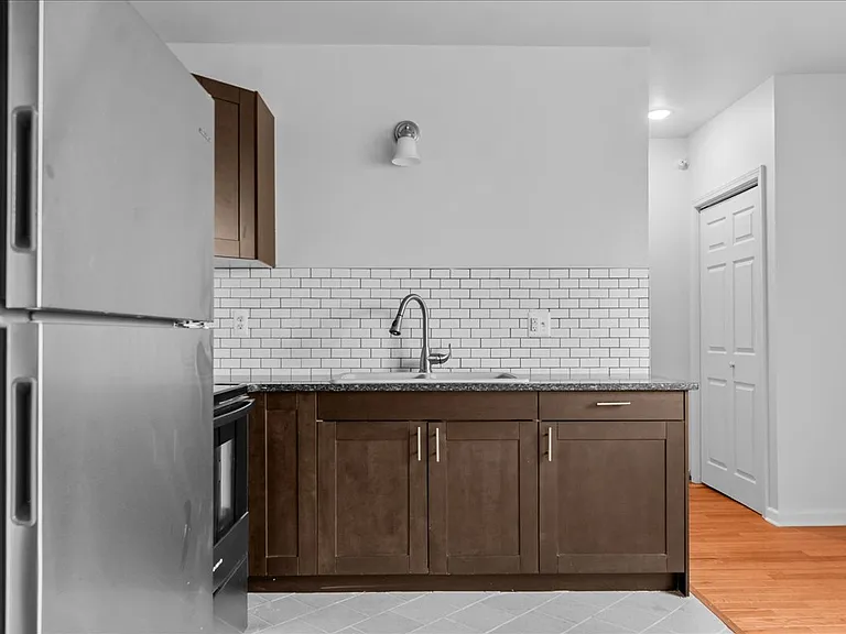 1421 Townsend St #1 — Photo 10