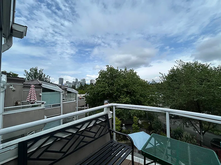 908 W 7th Ave #406 — Photo 3