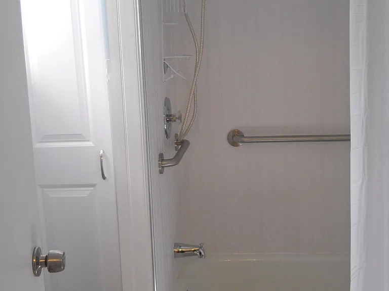 18 Middle St #3 — Photo 7