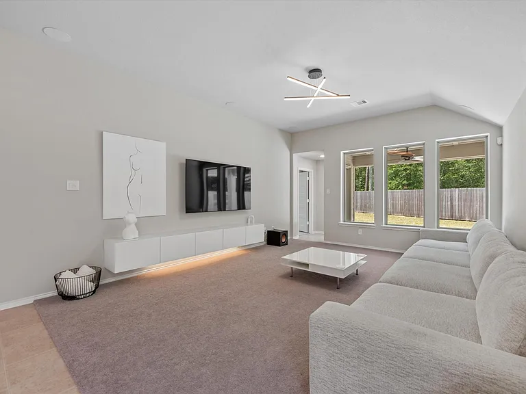 2901 Yaupon Grove Ln — Photo 8