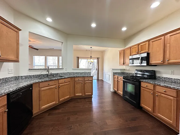 5745 Sterling Ct — Photo 11