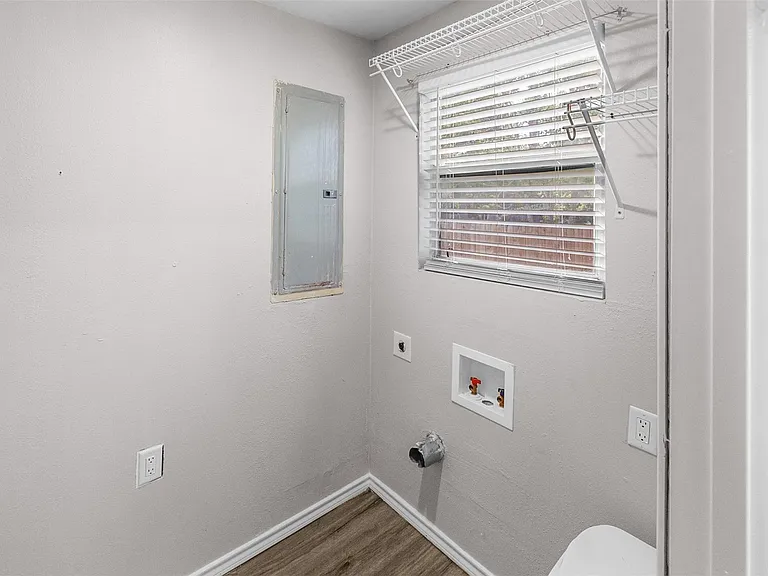 16766 Lake Cir — Photo 11