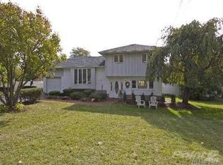 336 Clay Pitts Rd, East Northport, NY 11731