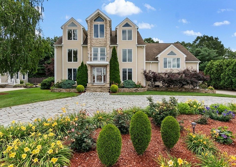 1st image of 17 Boyd Dr