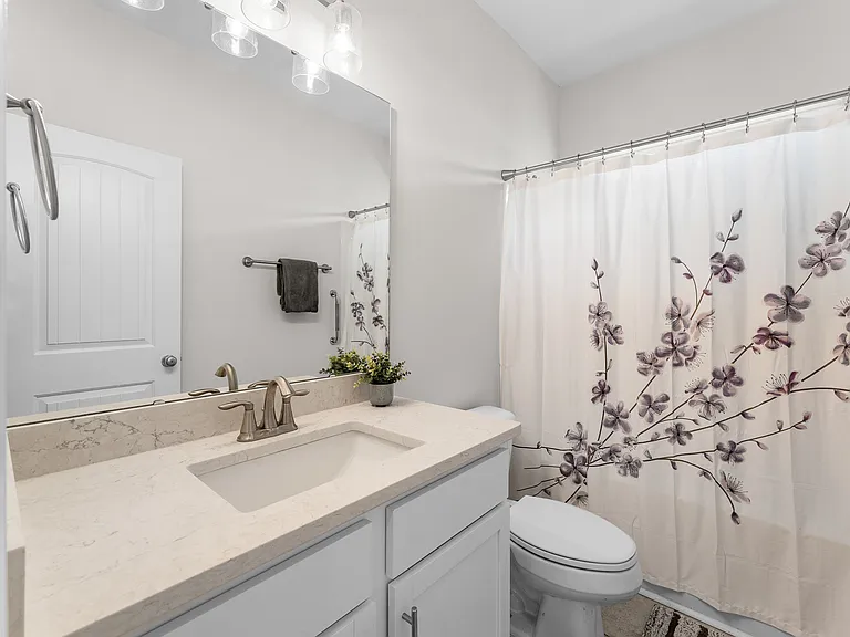 203 Glick Way — Photo 3