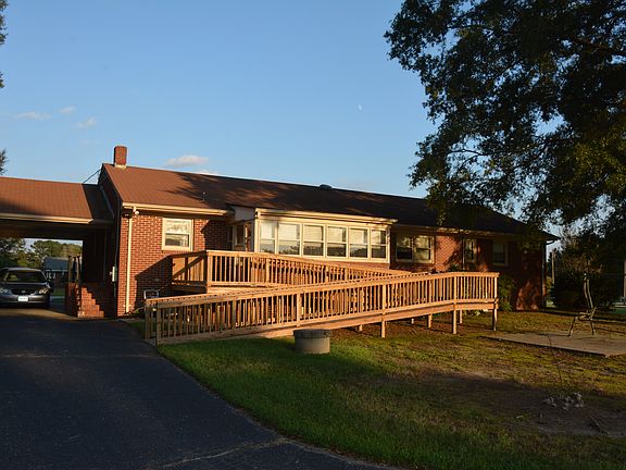 2nd image of 605 Westover Dr