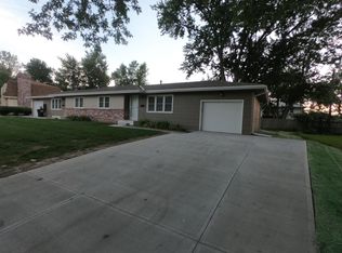 406 Cordes Dr, Papillion, NE 68046