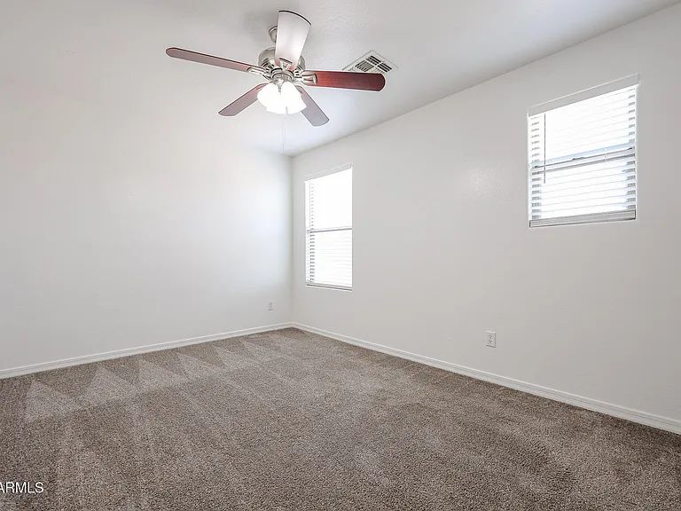 41298 W Parkhill Dr — Photo 32