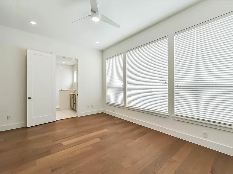 2408 Emancipation Ave #A — Photo 9