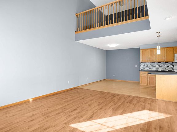 5th image of 316 Creekside Dr